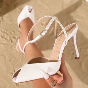 White Elegant Women's Strap Sandals with Open Toe and Thin Heels